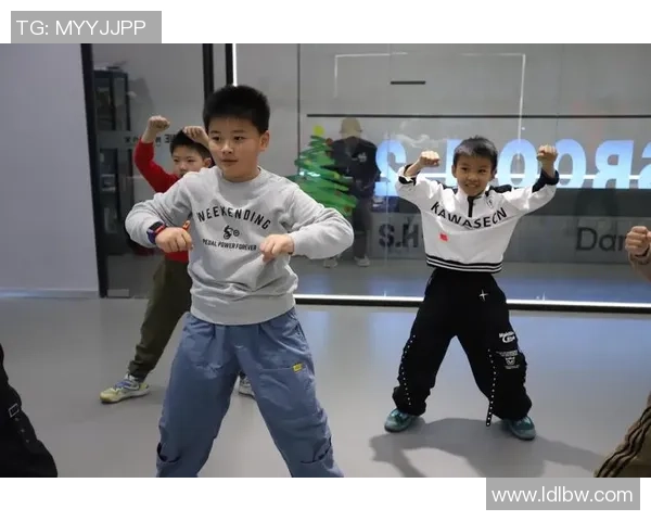 最新街舞灵活性TOP10：重庆街舞队领跑