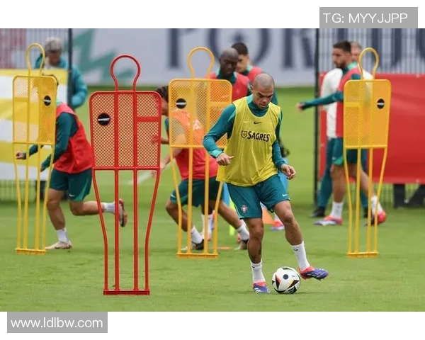 欧锦赛点评：重庆足球队的状态表现